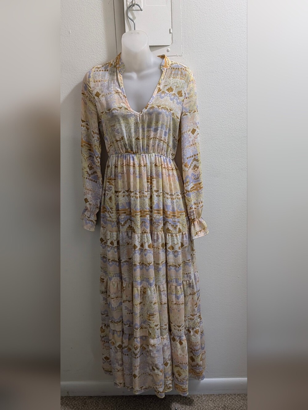 Shyanne Woman's XS Boho Long Sleeve Maxi Dress in Pastel Floral